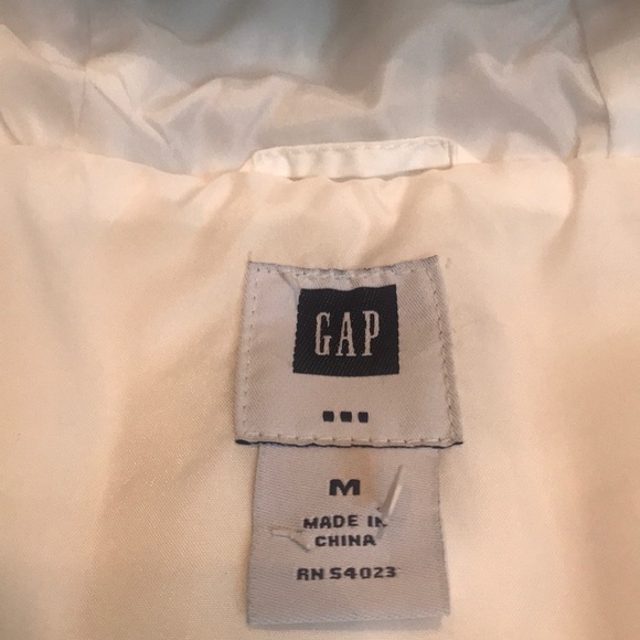 GAP white puffy vest - Picture 2 of 3